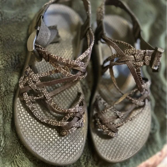 Chaco criss cross straps shoes - Picture 2 of 7